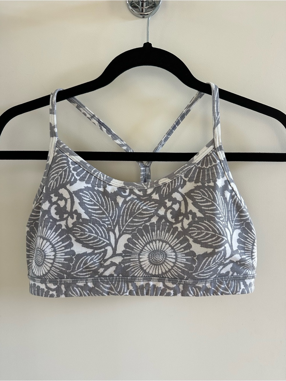 lululemon athletica flow y sports bra sz 8